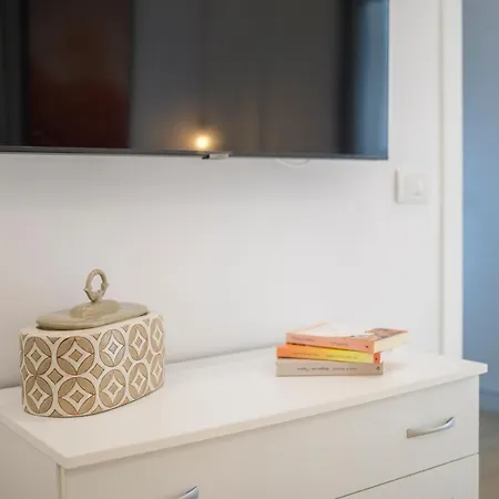 Hyacinthus Executive 5 Min To Apartment *