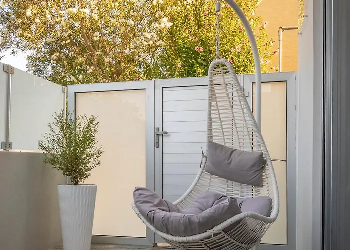 Hyacinthus Executive 5 Min To Apartament